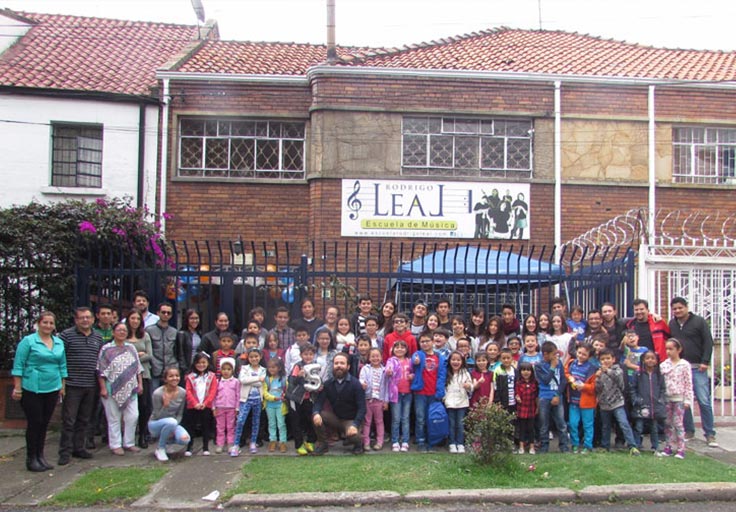 Escuela de musica Rodrigo Leal- Academia para todas las edades niños jovenes y adultos